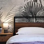 Vibrant Apartment